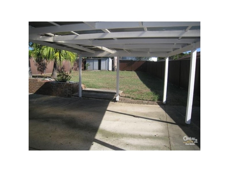 14 Castlereagh St, Bossley Park NSW 2176