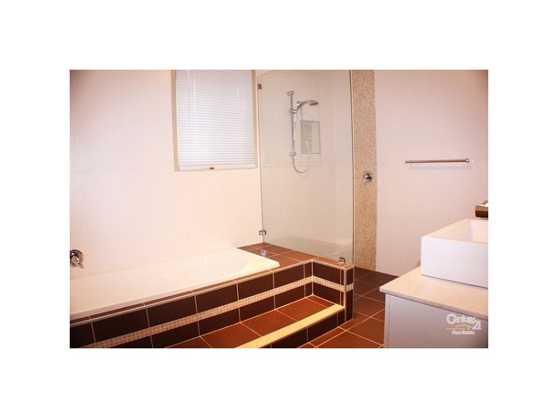 18 Bettong Cres, Bossley Park NSW 2176