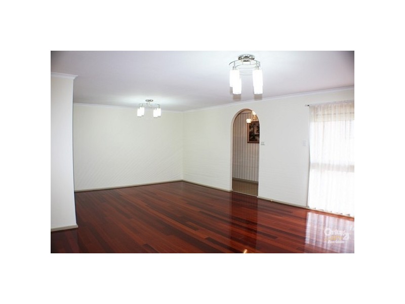 18 Bettong Cres, Bossley Park NSW 2176