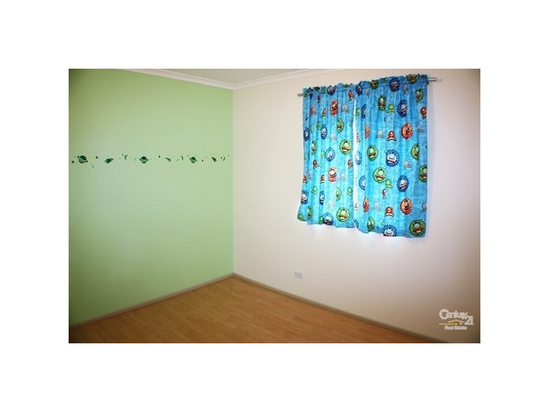 18 Bettong Cres, Bossley Park NSW 2176