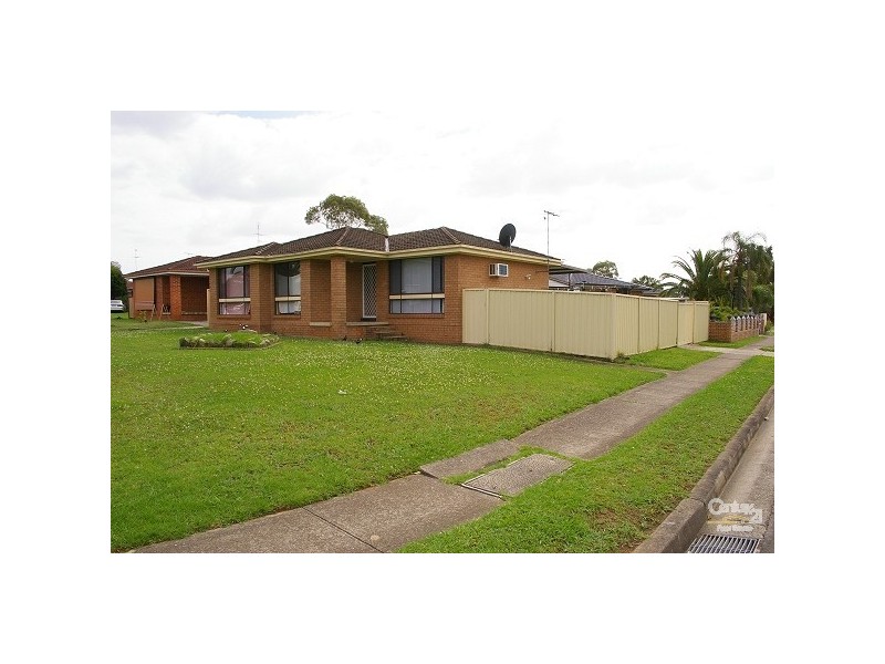 11 Burr Close, Bossley Park NSW 2176