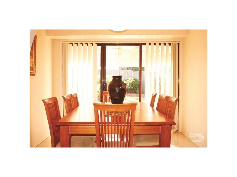 5 Holbrook Street, Bossley Park NSW 2176