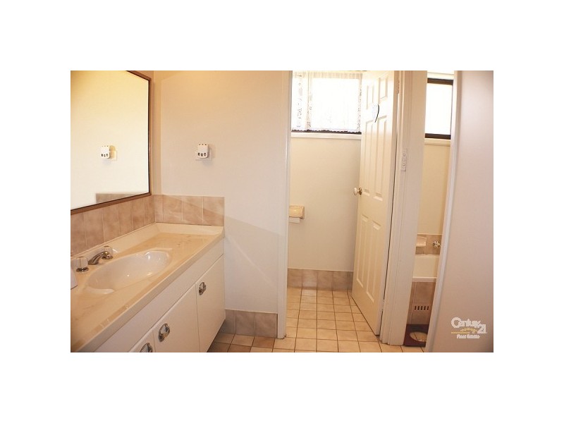 5 Holbrook Street, Bossley Park NSW 2176