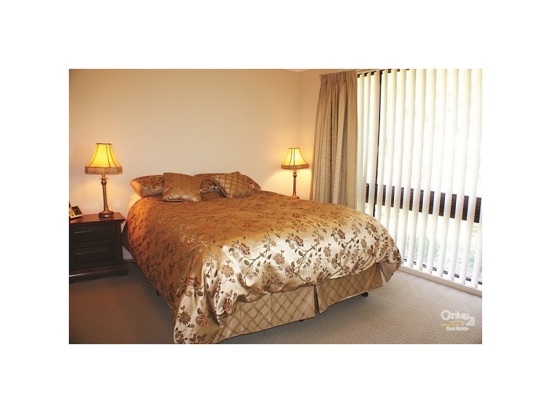 5 Holbrook Street, Bossley Park NSW 2176