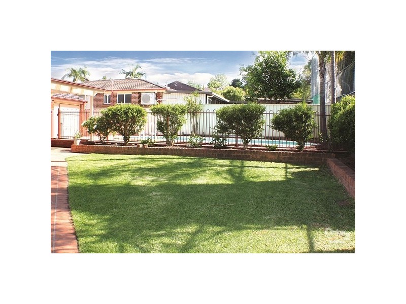 5 Holbrook Street, Bossley Park NSW 2176