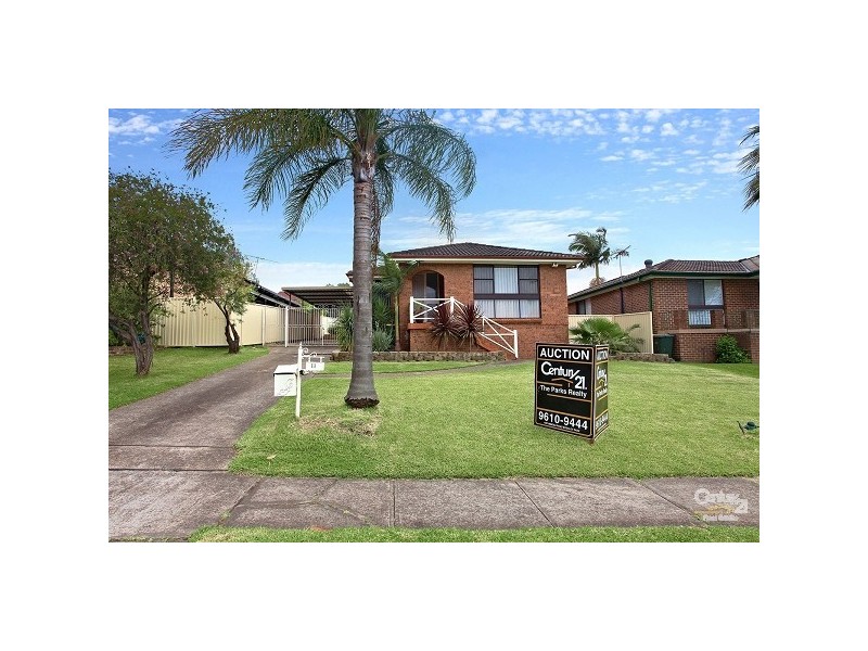 11 Bettong Crescent, Bossley Park NSW 2176