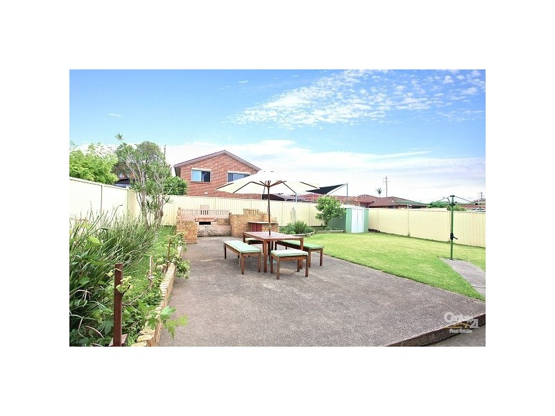 11 Bettong Crescent, Bossley Park NSW 2176