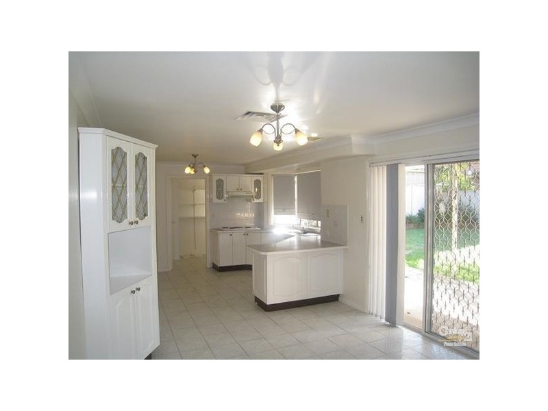 18 Martens Place, Abbotsbury NSW 2176