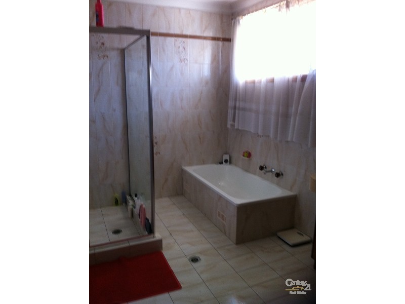 74 Mimosa Road, Bossley Park NSW 2176