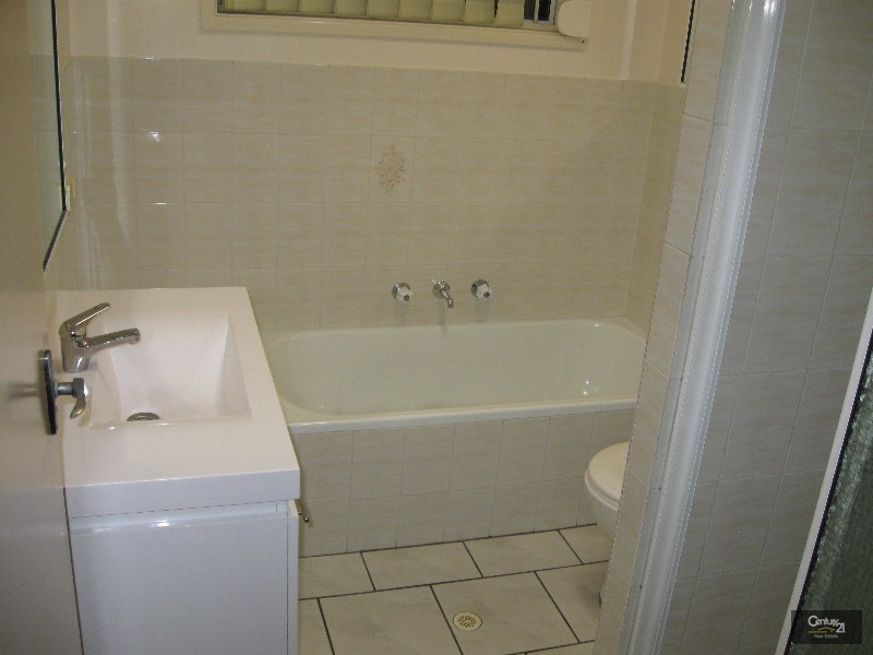 3 Como Place, St Johns Park NSW 2176