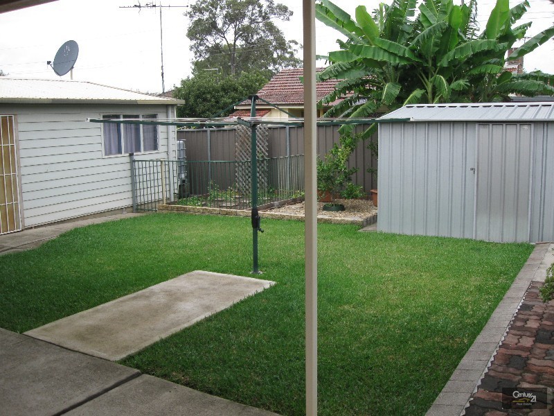 3 Como Place, St Johns Park NSW 2176