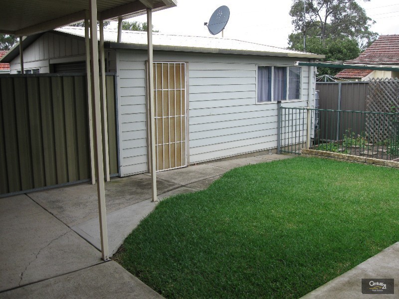 3 Como Place, St Johns Park NSW 2176