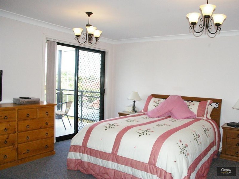 Fairfield West NSW 2165