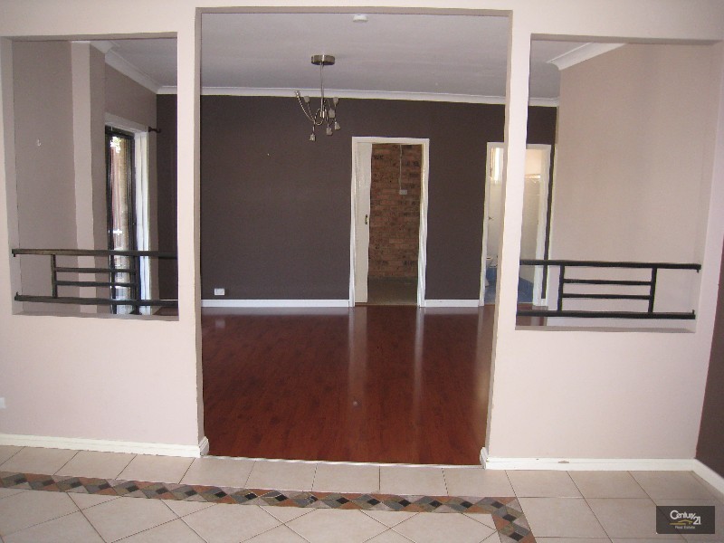 10 Turquoise Cres, Bossley Park NSW 2176