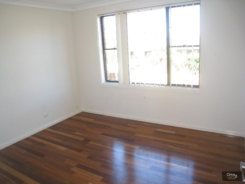 10 Turquoise Cres, Bossley Park NSW 2176