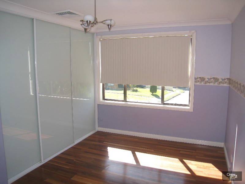 10 Turquoise Cres, Bossley Park NSW 2176