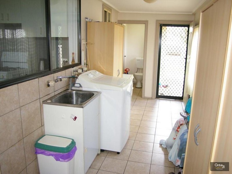 Fairfield West NSW 2165