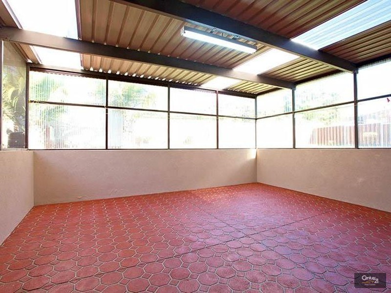 26 Glen Logan Road, Bossley Park NSW 2176