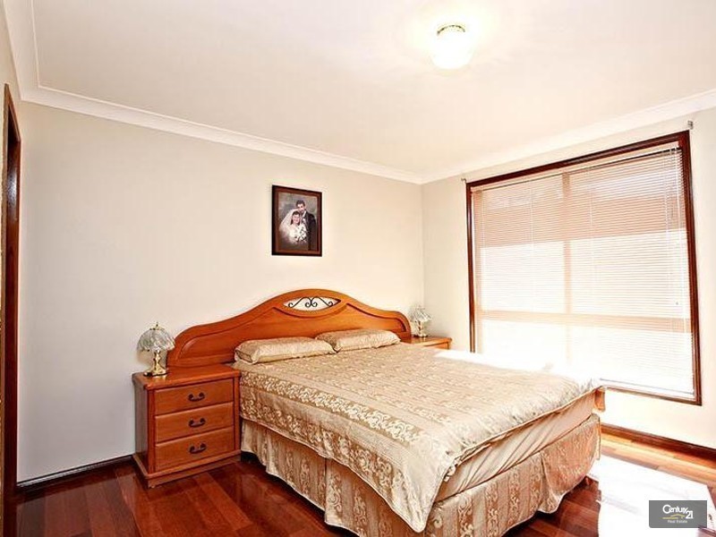 26 Glen Logan Road, Bossley Park NSW 2176