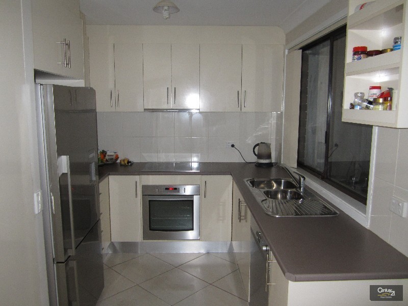 Edensor Park NSW 2176