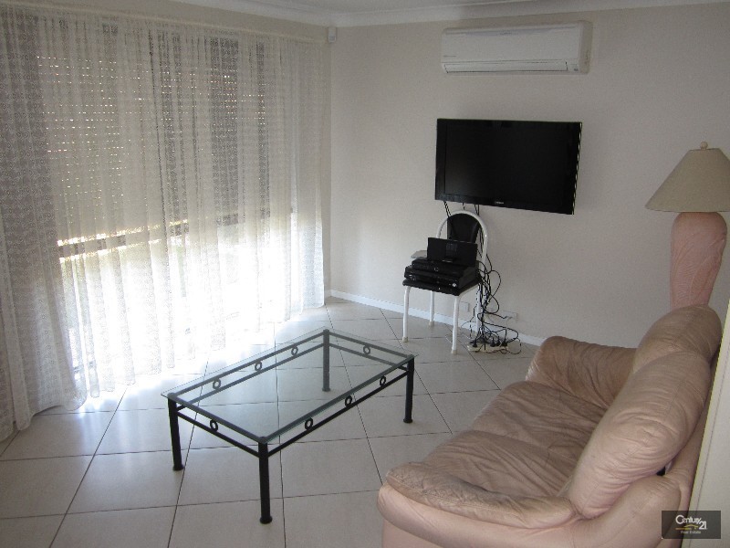 Edensor Park NSW 2176