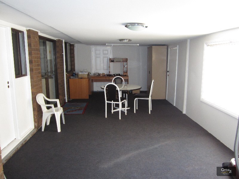 Edensor Park NSW 2176