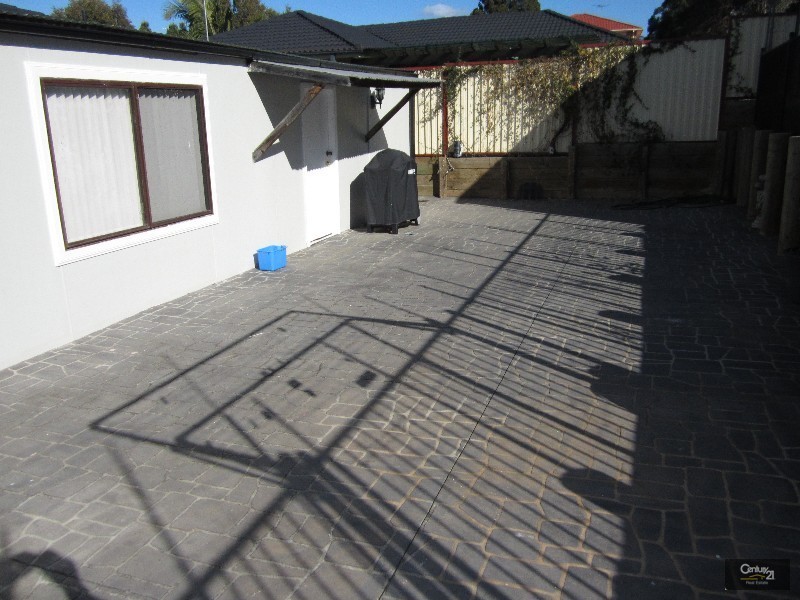 Edensor Park NSW 2176