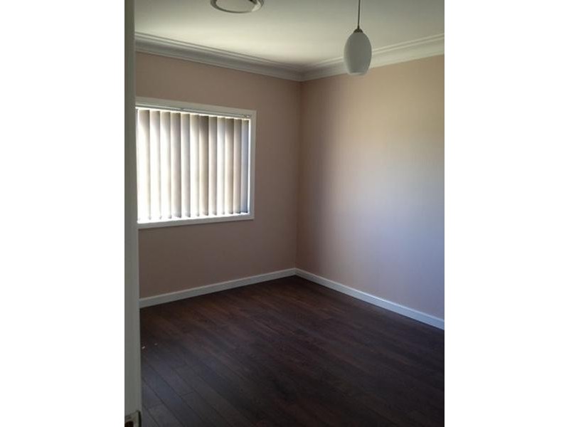 1 Gumdale Street, St Johns Park NSW 2176