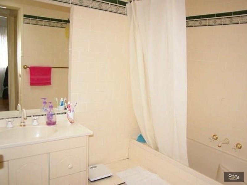 Bossley Park NSW 2176