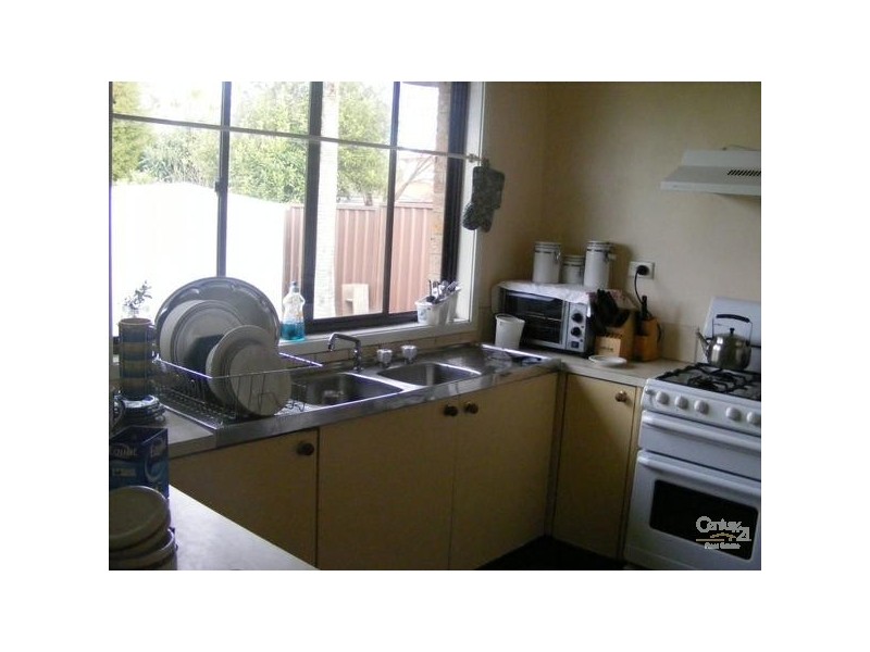 8 Barrington Street, Bossley Park NSW 2176