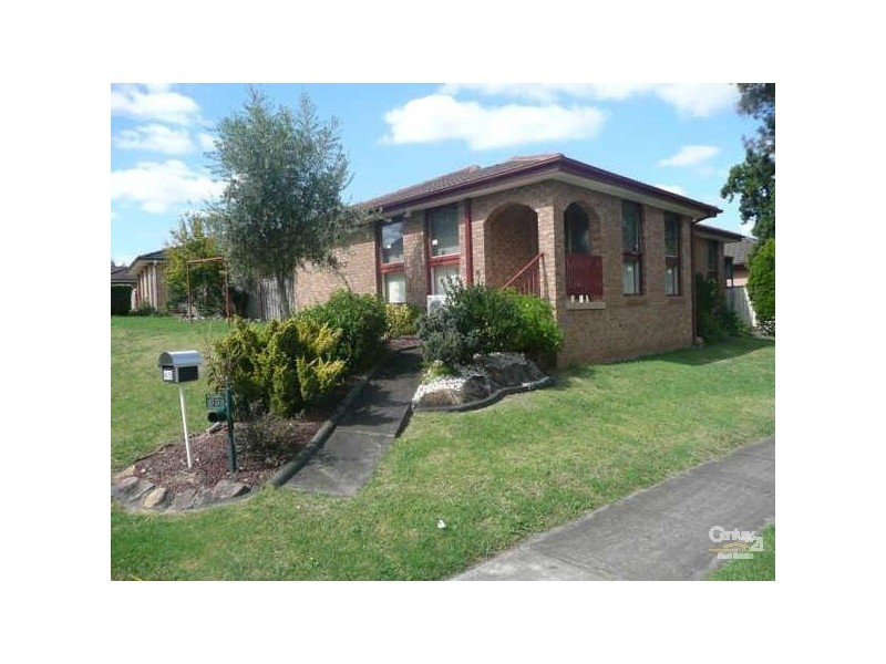 65 Tolmer St, Bossley Park NSW 2176