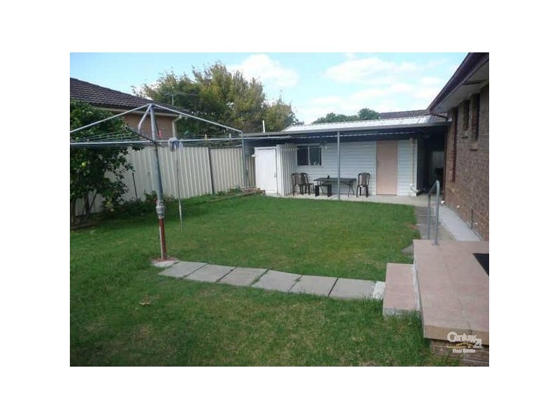 65 Tolmer St, Bossley Park NSW 2176