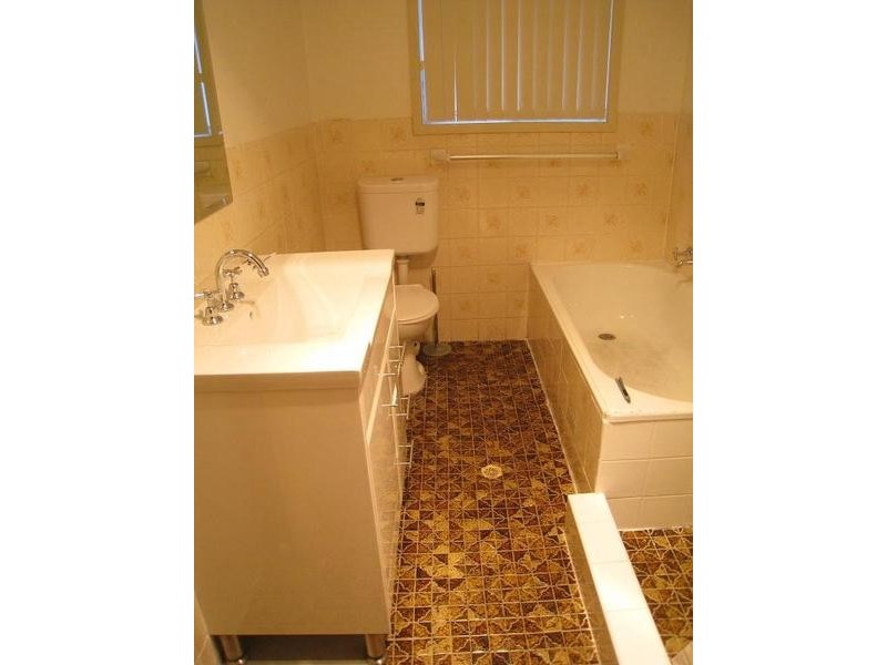 2 Dashmere St, Bossley Park NSW 2176