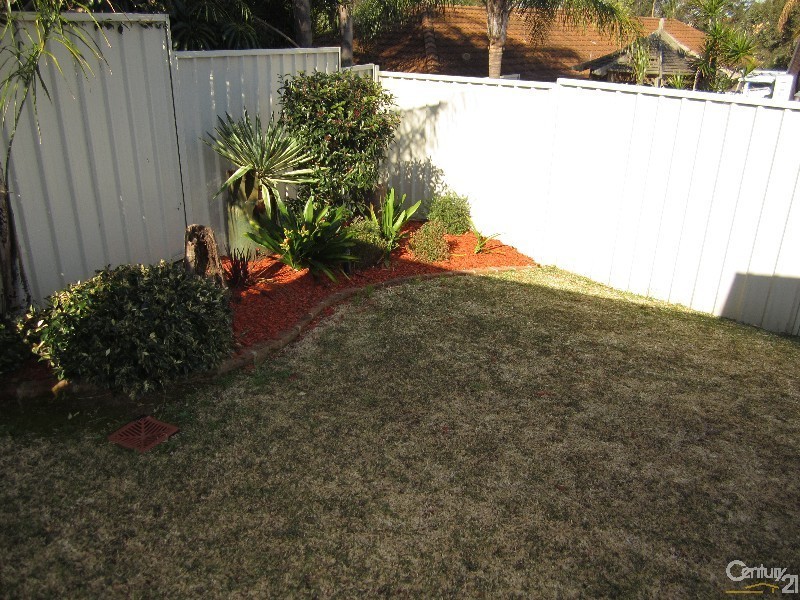 Edensor Park NSW 2176