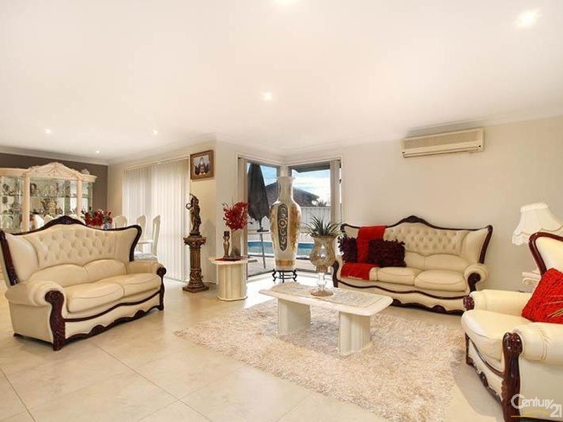 Edensor Park NSW 2176