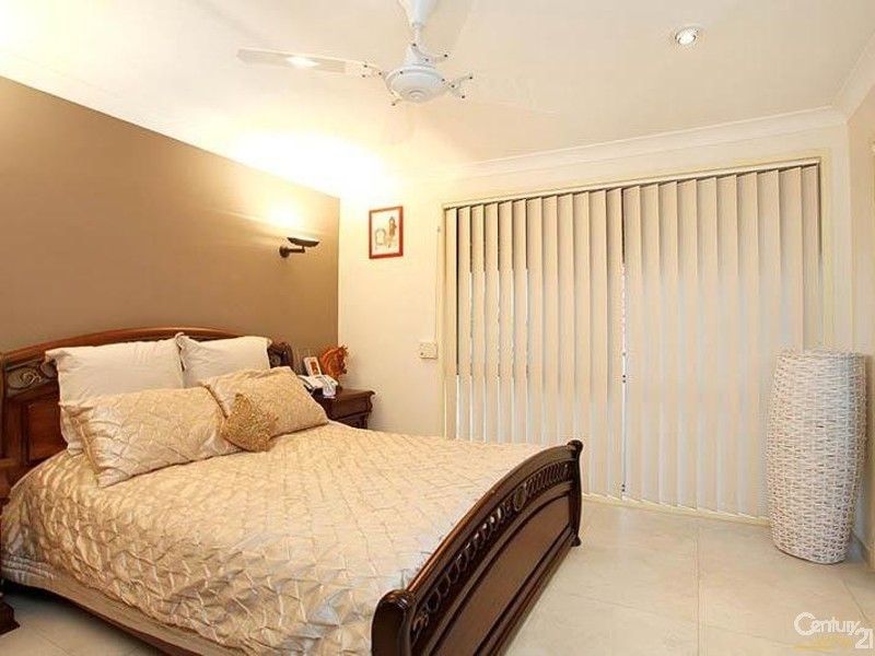 Edensor Park NSW 2176