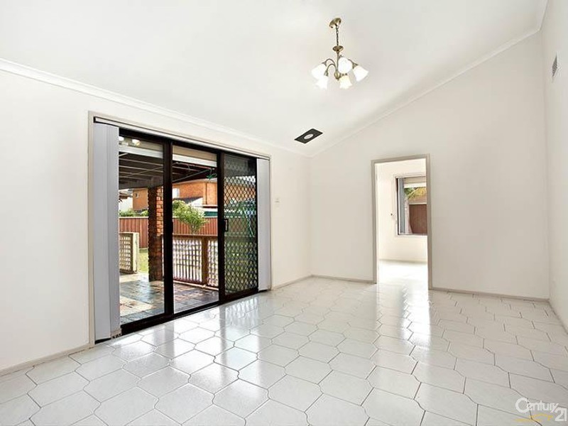 27 Ashur Crescent, Greenfield Park NSW 2176