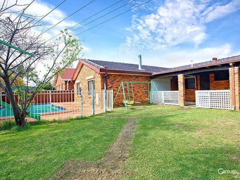 27 Ashur Crescent, Greenfield Park NSW 2176