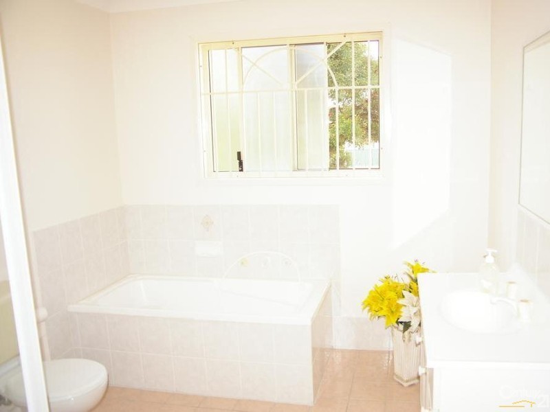 1/30 Madeline Street, Fairfield West NSW 2165