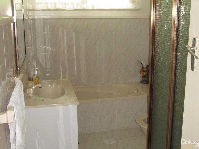 56 Beale Crescent, Fairfield West NSW 2165