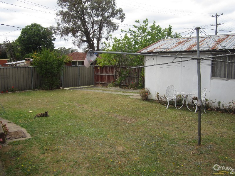 56 Beale Crescent, Fairfield West NSW 2165