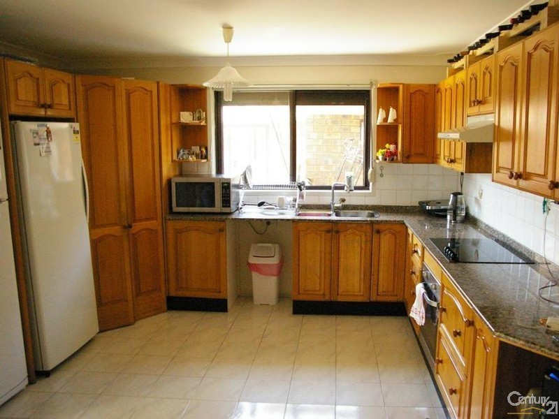 65 Bettong Crescent, Bossley Park NSW 2176