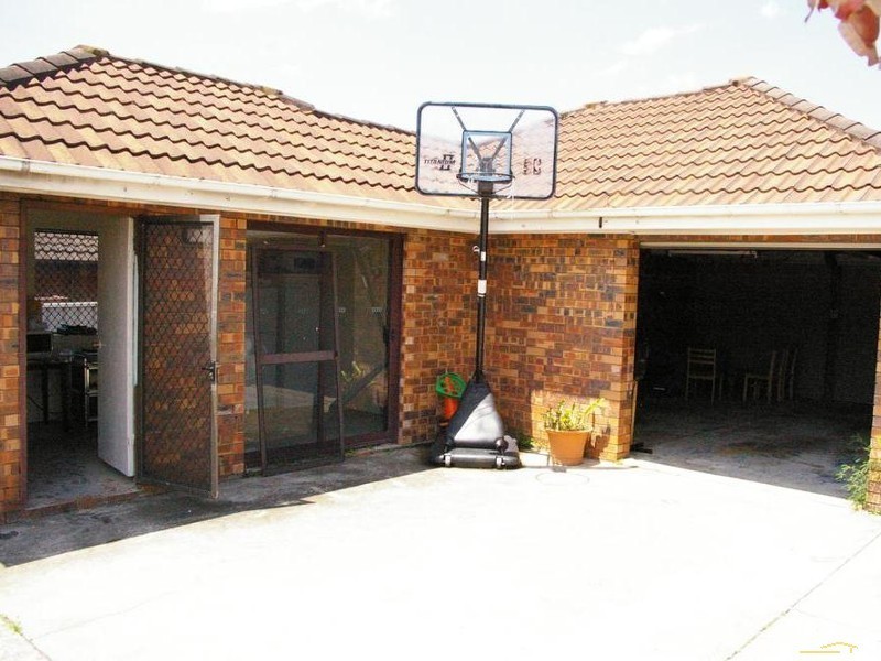 65 Bettong Crescent, Bossley Park NSW 2176