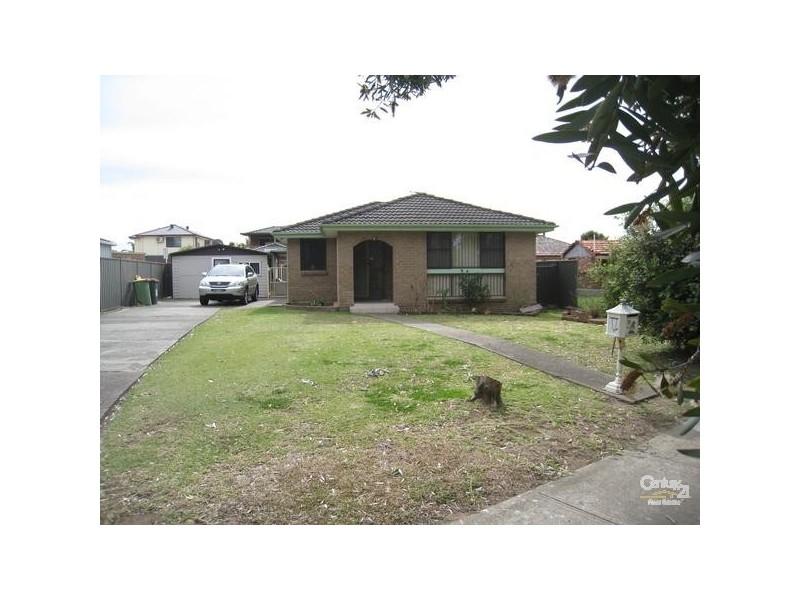 19 Pleasant Street, Bossley Park NSW 2176
