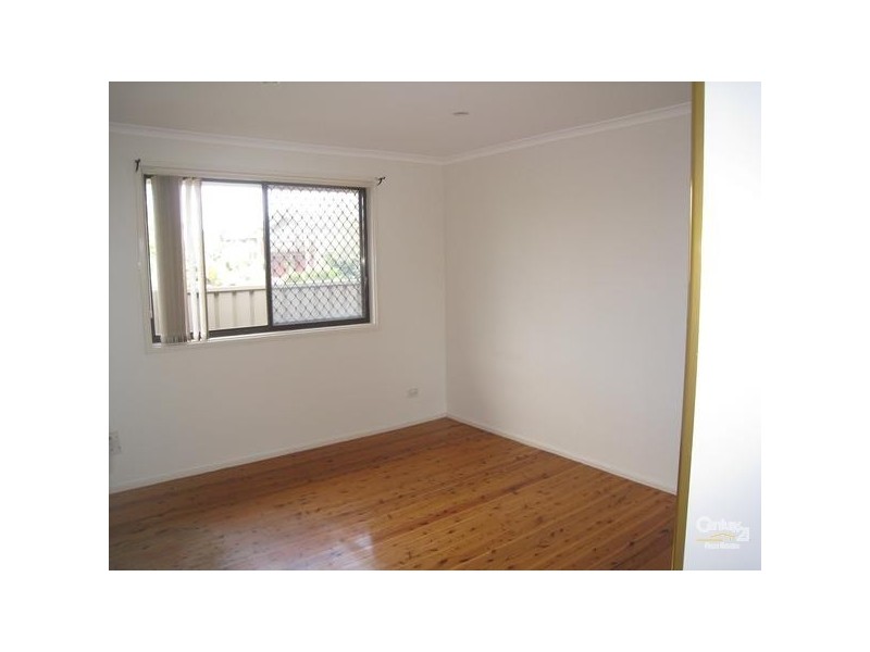 19 Pleasant Street, Bossley Park NSW 2176