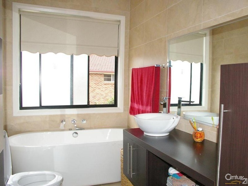 38 Bougainville Avenue, Bossley Park NSW 2176