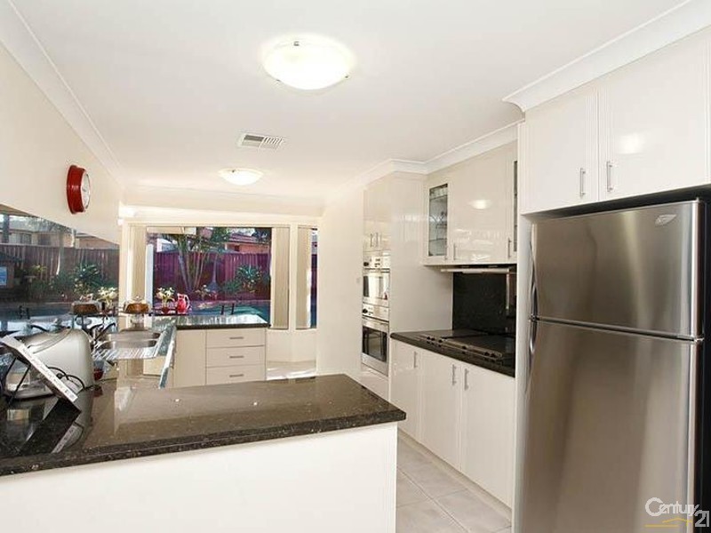 15 Newmen Close, Wetherill Park NSW 2164