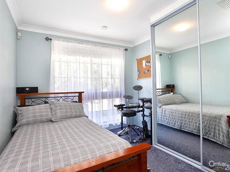 15 Newmen Close, Wetherill Park NSW 2164