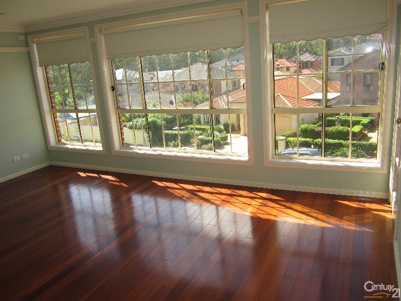 6 Kiernan Crescent, Abbotsbury NSW 2176