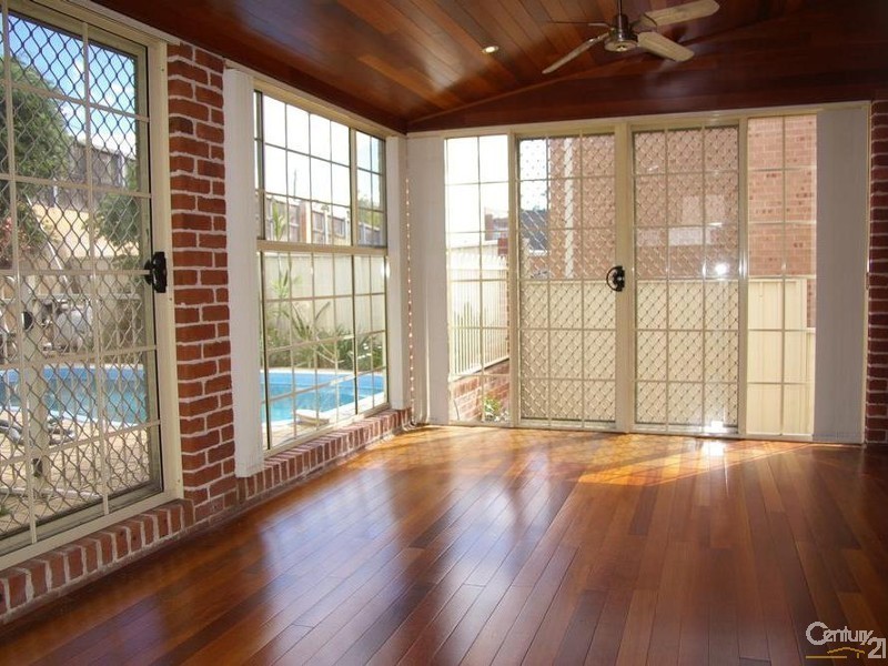 6 Kiernan Crescent, Abbotsbury NSW 2176